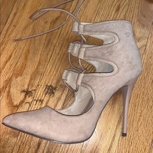 Shoe dazzle nude pumps